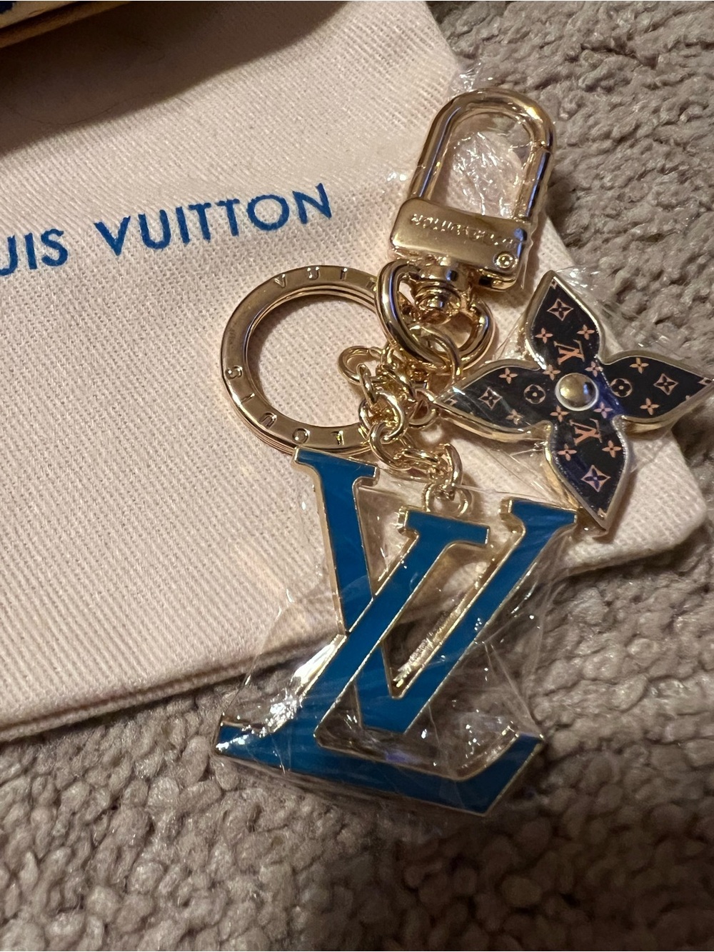 Louis Vuitton Blue and Gold Monogram Key Charm - Picture 3 of 7